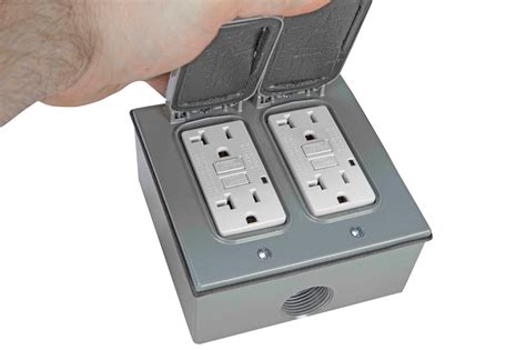 Surface mount metal duplex box for GFCI receptacle